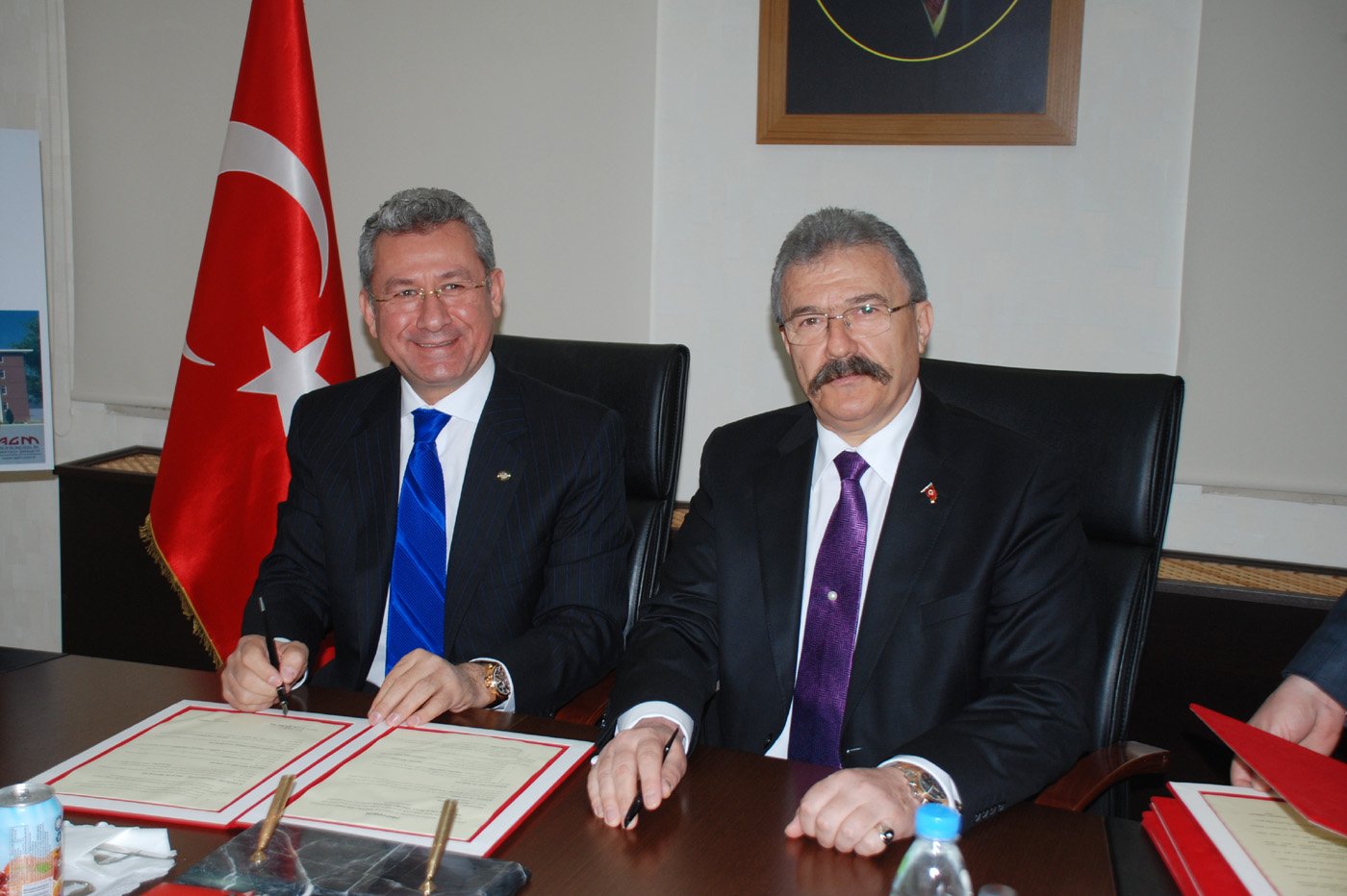Tosyalı  Holding Osmaniyeye   Spor  Salonu  Ve  Lisesi  İçin  Protokol  İmzaladı.