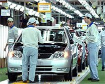 Türk otomotivi krizde çıkardığı geri işçiyi alıyor 