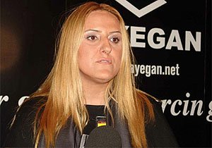 Rüya Bayegan'ı, Ortadoğu'nun alanında en güçlü 50 oyuncusundan biri seçti. 