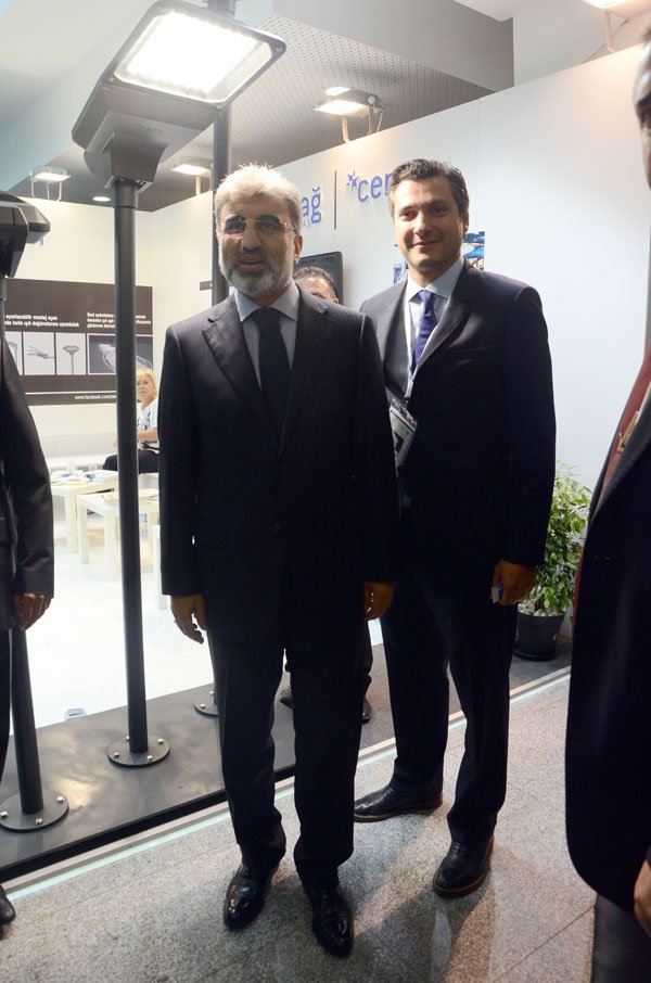Cemdağ Uluslararası Enerji Fuarı ve Kongresi 2012’de yeni yol aydınlatma armatürü LED Magnum CL2025’i tanıttı