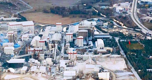 ERDEMİR, KÜMAŞ MANYEZİT İÇİN SATIN ALMA ANLAŞMASINI İMZALADI