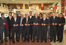 BORU FUARI'NDA YER ALMIŞ KATILIMCILAR 