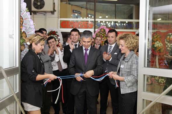 2M Kablo merkez satış ofisi Perpa İş Merkezi’nde açıldı