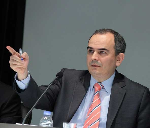 Cari açık azalacak