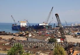 Pakistan'ın gemi sökümü sanayisi ülkenin çelik ihtiyacını karşılıyor