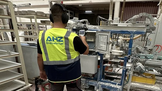 Genç girişimci porselen sektörüne yönelik makineleri Kütahya’da yerli imkanlarla imal ediyor