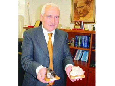 Emet, Bor Üssü Oluyor