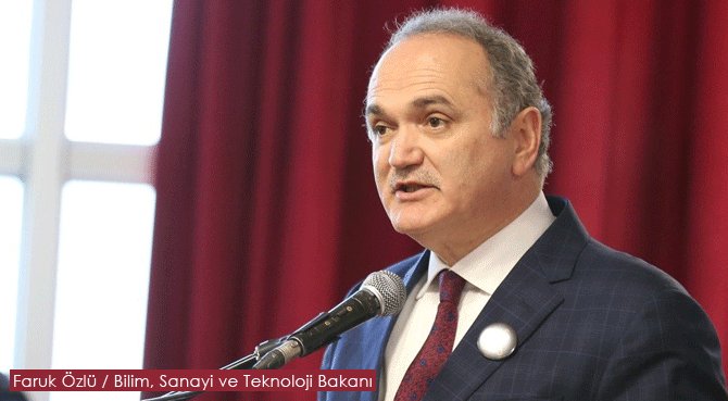 "Dijital devrimin öncü ülkelerinden birisi olacağız"