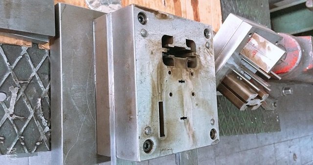 Özkan Kalıp 30 Yıllık Tecrübeyle  Hizmet vermeye devam ediyor.