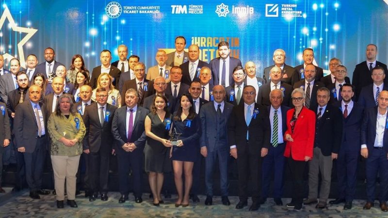 İhracatın 77 ‘Metalik Yıldızı’ ödüllerini aldı