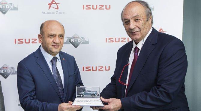 Bilim Sanayi ve Teknoloji Bakanı Fikri Işık Anadolu Isuzu Ar-Ge Merkezini Ziyaret Etti