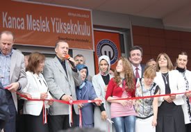 Kanca Meslek Yüksekokulunu Başbakan Açtı.