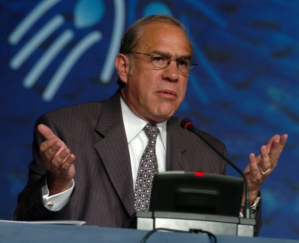 OECD'den AMB'ye "hareket" çağrısı