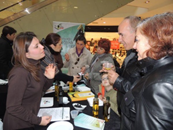 ZZTK ANADOLU’YA ZEYTİNYAĞINI SEVDİRMEK İÇİN ANADOLU YOLLARINA DÜŞTÜ