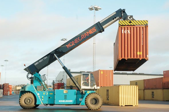 Konecranes Dünyanın İlk Hibrid İstifleyicisini Piyasaya Sundu