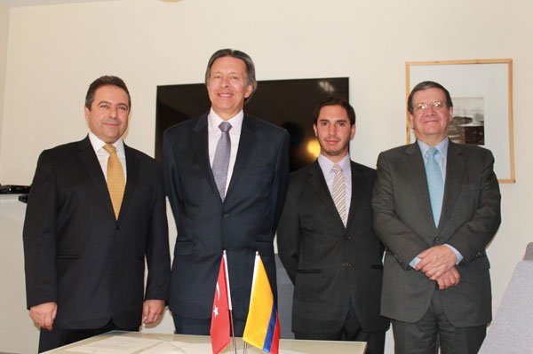 ELİ ALHARAL KOLOMBİYA İZMİR FAHRİ KONSOLOSU OLDU