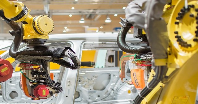Otomotiv sektörü insan-robot işbirliği ile geleceğe hazır