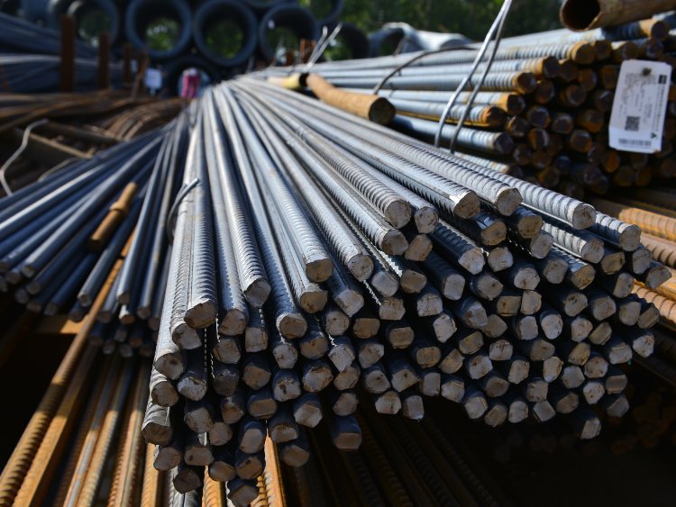 Lehman'in Polonya Rebar Fiyatları Düşüşü: İthalat Baskısına Dayalı Bir Rapor