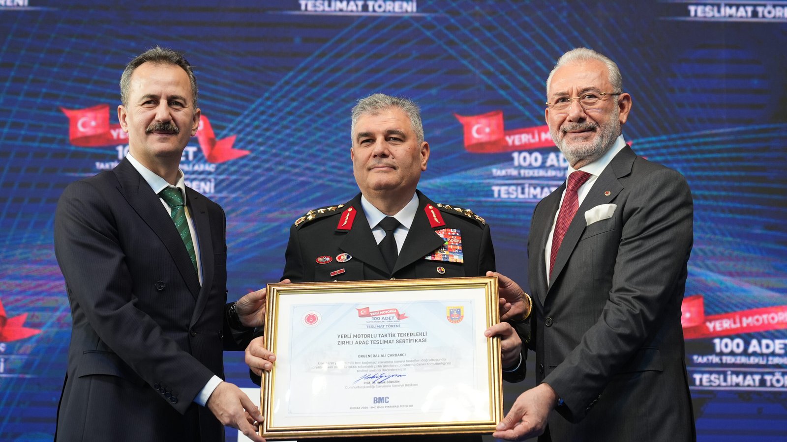 BMC’nin ürettiği ilk yerli motorlu ve taktik tekerli 100 zırhlı araç TSK’ya teslim edildi