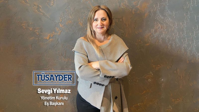 “KADIN LİDERLER KRİZLERE KARŞI  DAHA DAYANIKLI”