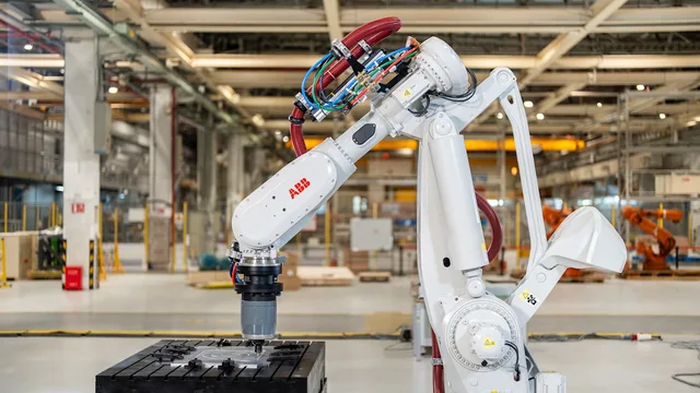ABB, modüler büyük robot portföyünü genişletiyor