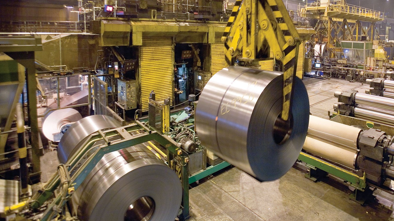 SEKTÖR TÜM OLUMSUZLUKLARA RAĞMEN DİRENİYOR   Türk çelik sektörü ilk 5 ayda  6.8 milyar  dolarlık ihracata imza attı 