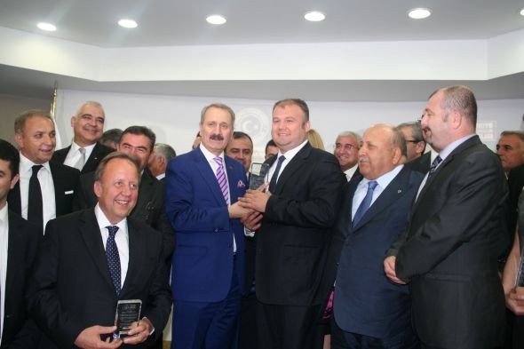 T.C. Ekonomi Bakanı Zafer Çağlayan, İhracat şampiyonlarını ödüllendirdi