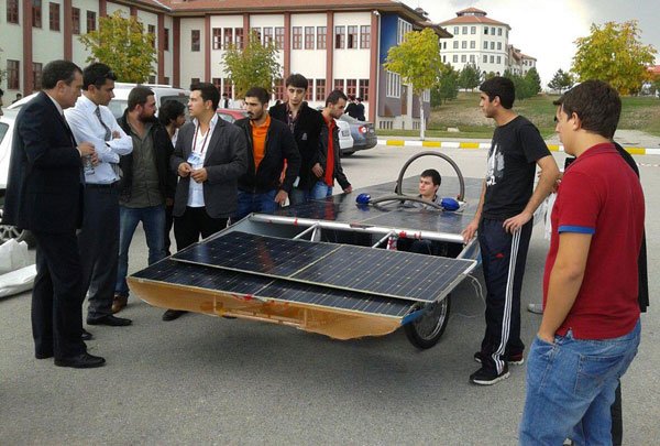 Üniversite Öğrencileri, Gözlerini Güneş Enerjisine Çevirdi