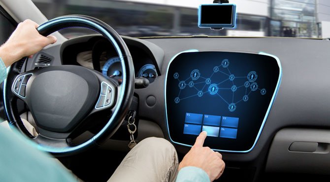 Otomotiv Endüstrisi Yol Ayrımında: Bilişim Uzmanı mı, Metal Üreticisi mi?