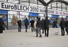 Amada, 2000 m2’lik standıyla EuroBLECH’te gövde gösterisi yaptı