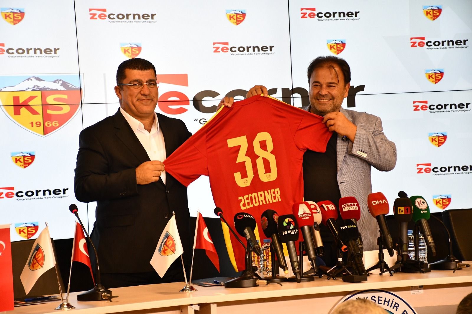 KMC Metal’in sahibi Ziya Eren, Zecorner ile Kayserispor’a sponsor oldu