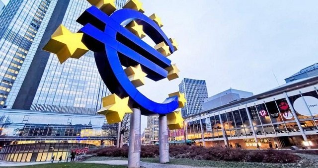 Euro Bölgesi büyüme öngörüsü düşürüldü